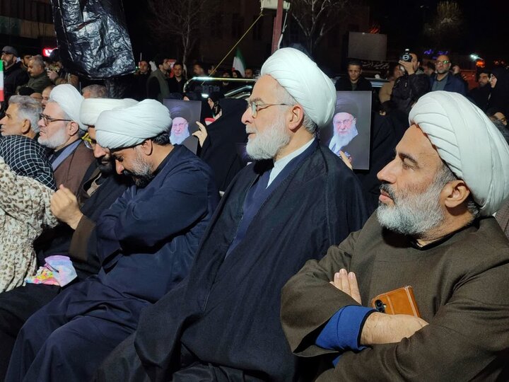 تصاویر/ حماسه حضور و تجدید بیعت مردم سنندج با آیت الله سید مجتبی خامنه‌ای