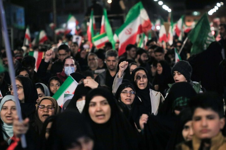 تصاویر| حضور پرشور مردم بیرجند در چهارشنبه‌سوری آخر سال