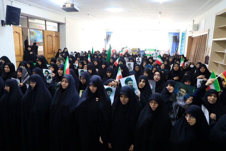 تصاویر| تجدید میثاق بانوان بیرجندی با سومین رهبر جمهوری اسلامی