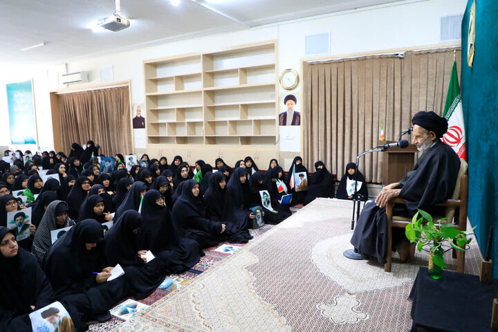 تصاویر| تجدید میثاق بانوان بیرجندی با سومین رهبر جمهوری اسلامی