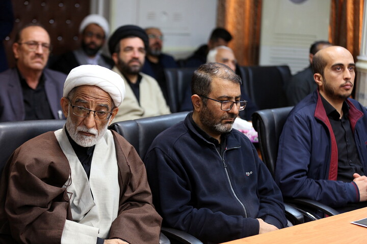 تصاویر/ مراسم بزرگداشت رهبر شهید و بیعت با رهبر در دانشگاه ادیان و مذاهب