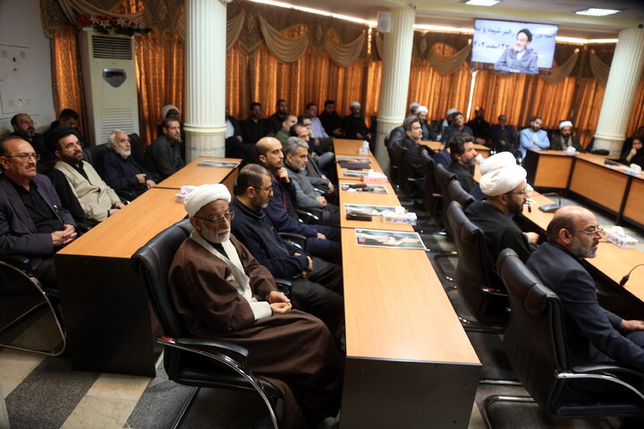 تصاویر/ مراسم بزرگداشت رهبر شهید و بیعت با رهبر در دانشگاه ادیان و مذاهب