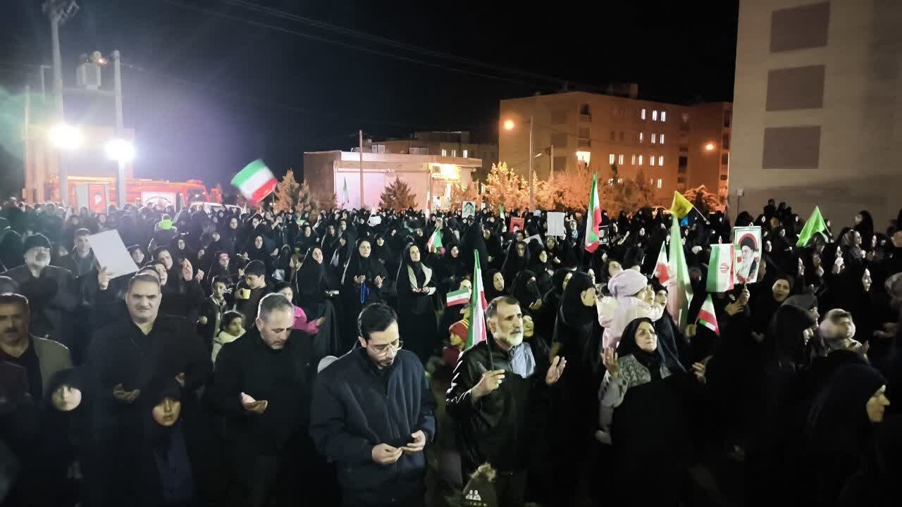 Masyarakat Iran Penuhi Jalanan Pada Malam Rabu Terakhir; Buktikan Dukungan Terhadap Negara