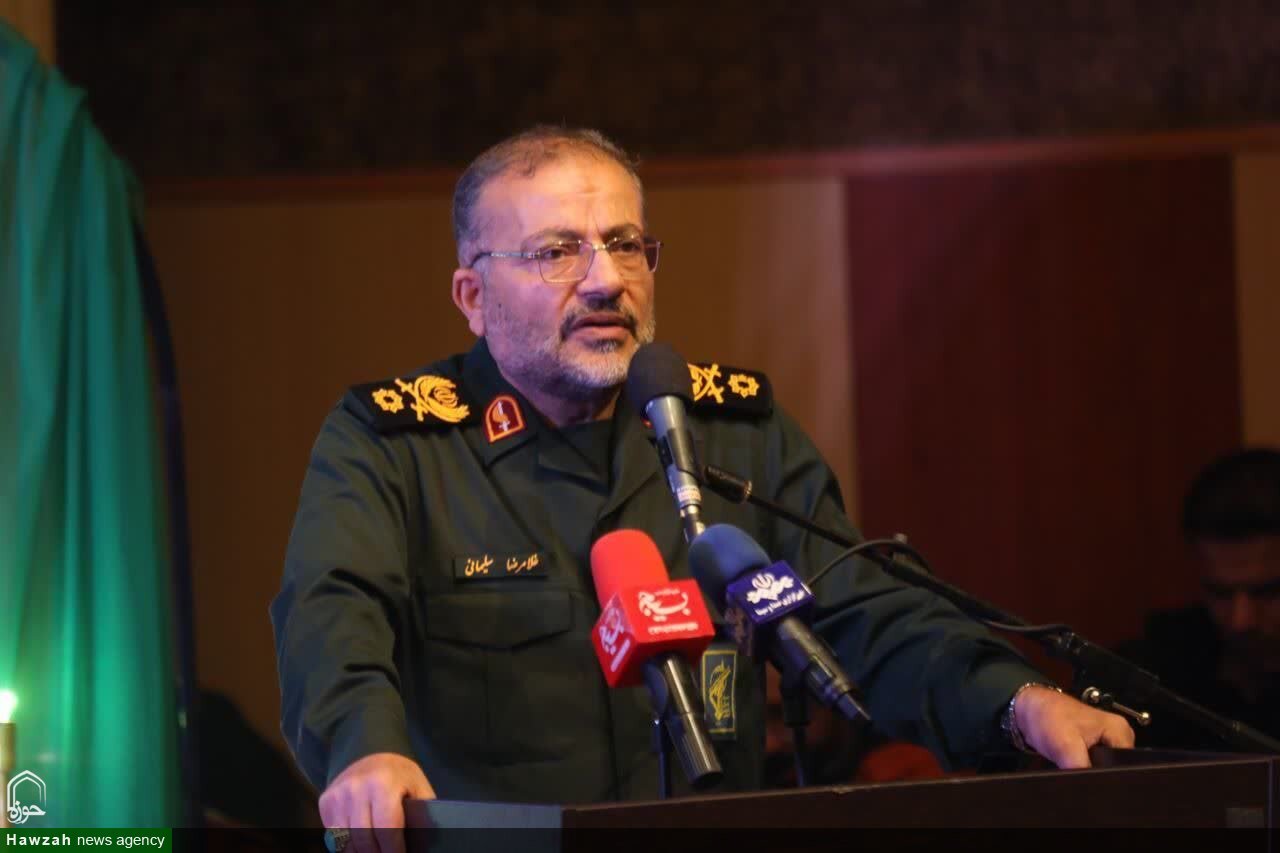 سردار سلیمانی مجاهد راستین عرصه‌ جهاد تبیین بود