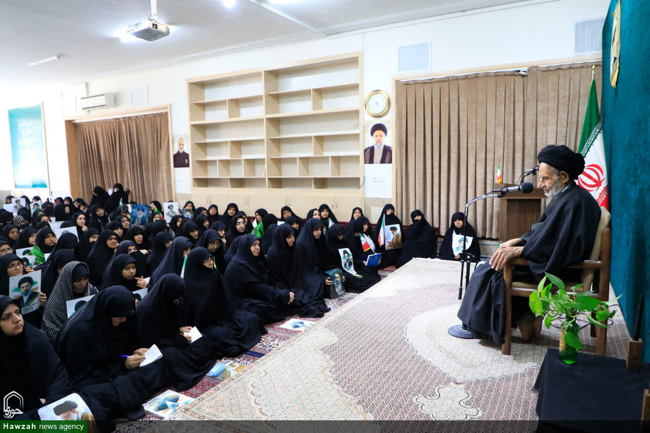 رسالت‌های سه‌گانه انقلاب اسلامی و بیداری جهانی؛ ولایت، ضامن اجرای قانون الهی