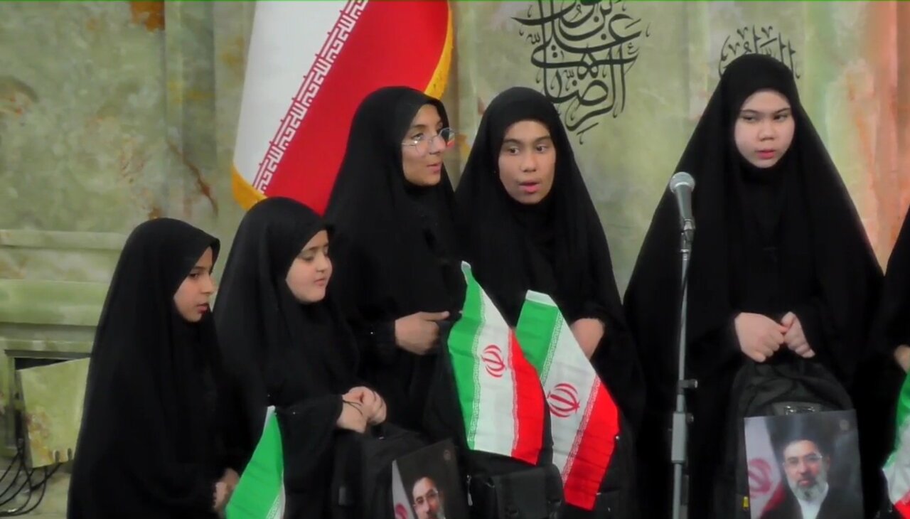 مراسم حماسی بیعت بانوان مشهدی با رهبرمعظم انقلاب اسلامی آیت الله خامنه ای