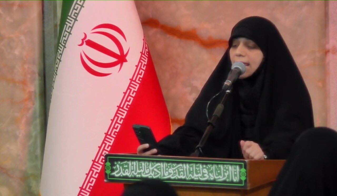 مراسم حماسی بیعت بانوان مشهدی با رهبرمعظم انقلاب اسلامی آیت الله خامنه ای