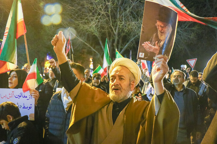 تصاویر/ آئین استقبال مردم قم از پیکر مطهر شهیدان لاریجانی