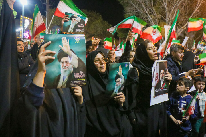 تصاویر/ آئین استقبال مردم قم از پیکر مطهر شهیدان لاریجانی