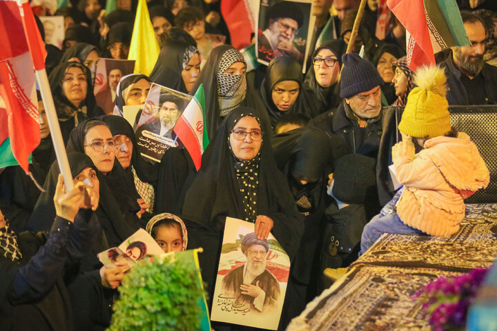 تصاویر/ آئین استقبال مردم قم از پیکر مطهر شهیدان لاریجانی