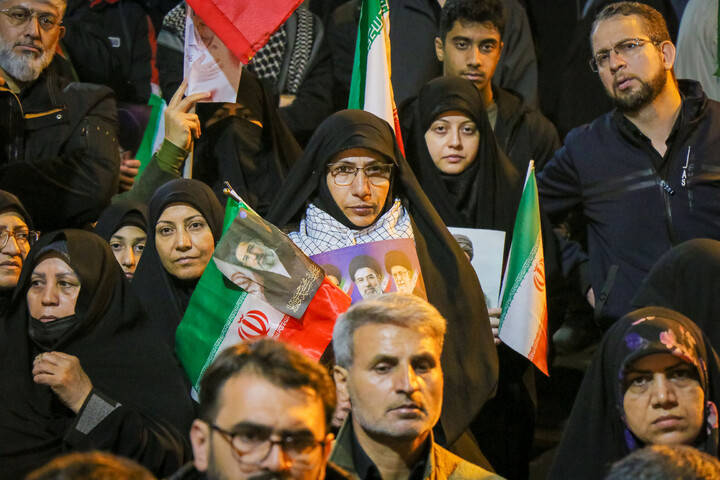 تصاویر/ آئین استقبال مردم قم از پیکر مطهر شهیدان لاریجانی