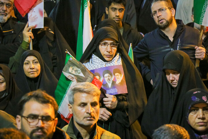 تصاویر/ آئین استقبال مردم قم از پیکر مطهر شهیدان لاریجانی