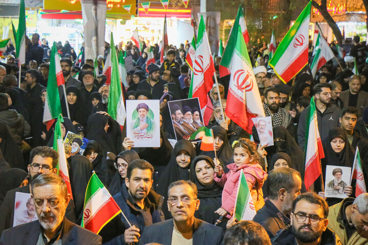 تصاویر/ آئین استقبال مردم قم از پیکر مطهر شهیدان لاریجانی
