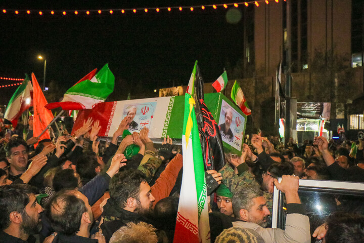 تصاویر/ آئین استقبال مردم قم از پیکر مطهر شهیدان لاریجانی