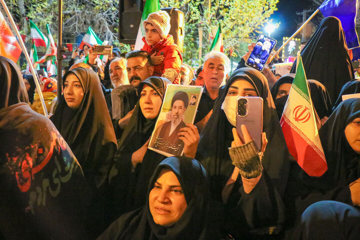 تصاویر/ آئین استقبال مردم قم از پیکر مطهر شهیدان لاریجانی