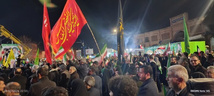 تصاویر/ تجمع مردم ارومیه همراه با تشییع پیکر شش شهید مرزبانی