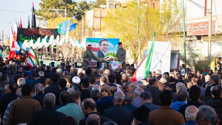 تصاویر/مراسم تشییع پیکر پاک شهید نخبه مهندس شهید علیرضا دهقانی‌آرانی در آران وبیدگل
