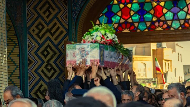 تصاویر/مراسم تشییع پیکر پاک شهید نخبه مهندس شهید علیرضا دهقانی‌آرانی در آران وبیدگل
