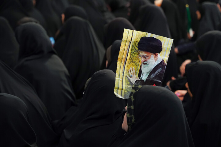 تصاویر/ بیعت بانوان مشهدی با سومین رهبر ایران اسلامی