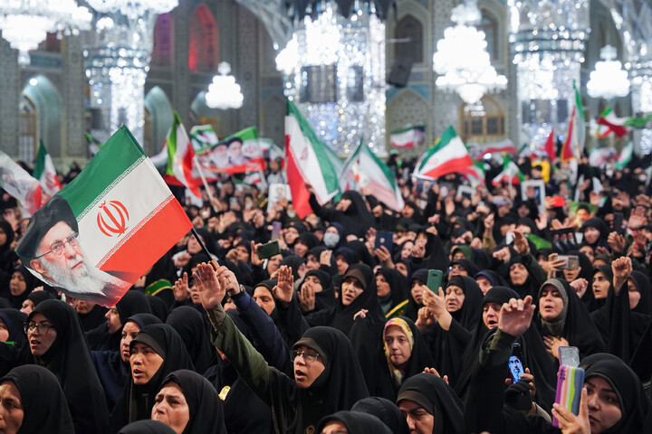 تصاویر/ بیعت بانوان مشهدی با سومین رهبر ایران اسلامی