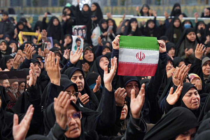 تصاویر/ بیعت بانوان مشهدی با سومین رهبر ایران اسلامی