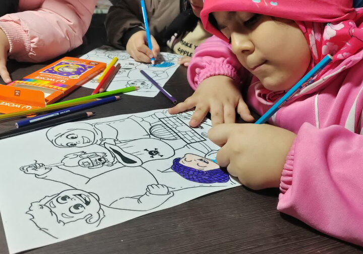 تصاویر/ ایستگاه نقاشی موکب مدرسه علمیه المهدی(عج) آران و بیدگل