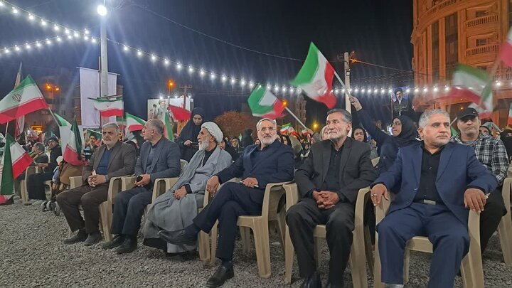 تصاویر/ اجتماع با شکوه مردم انقلابی فین و کاشان