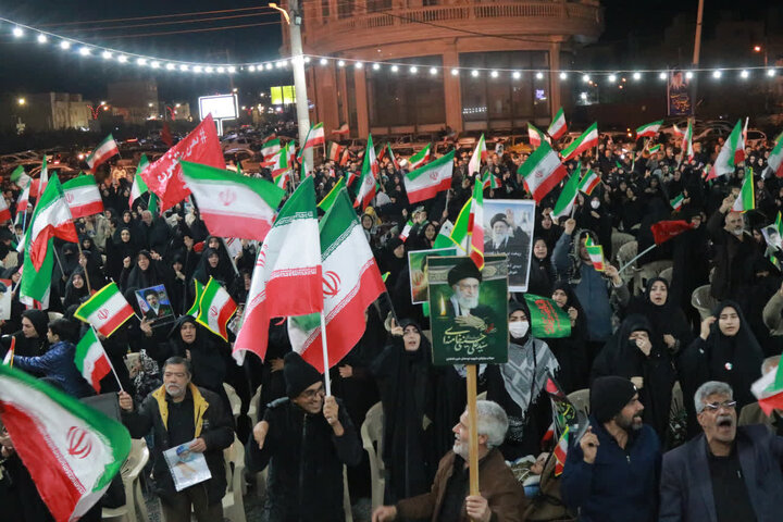 تصاویر/ اجتماع با شکوه مردم انقلابی فین و کاشان