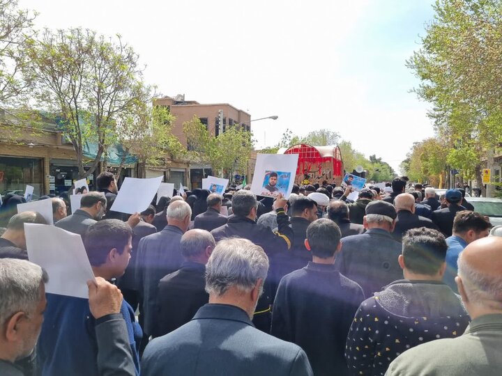 تصاویر/مراسم تشییع بسیجی شهید محمدحسین رضایی درکاشان