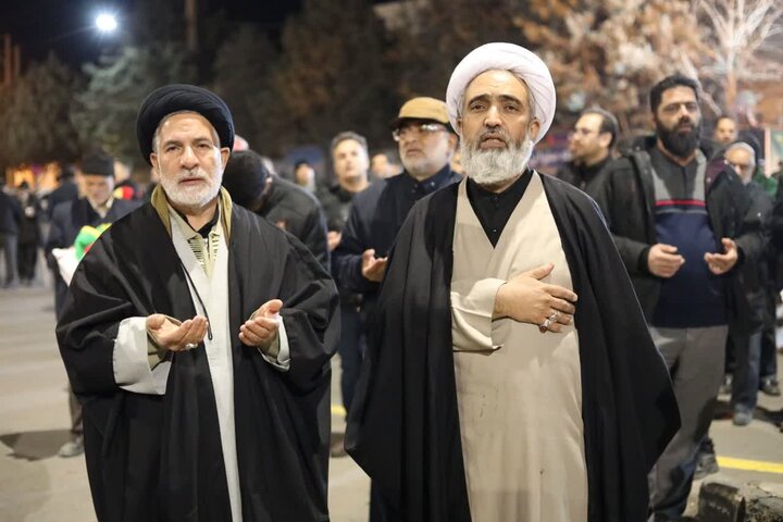 تصاویر/حضور طلاب و اساتید مدرسه علمیه الغدیر نراق در اجتماعات شبانه مردم دلیجان