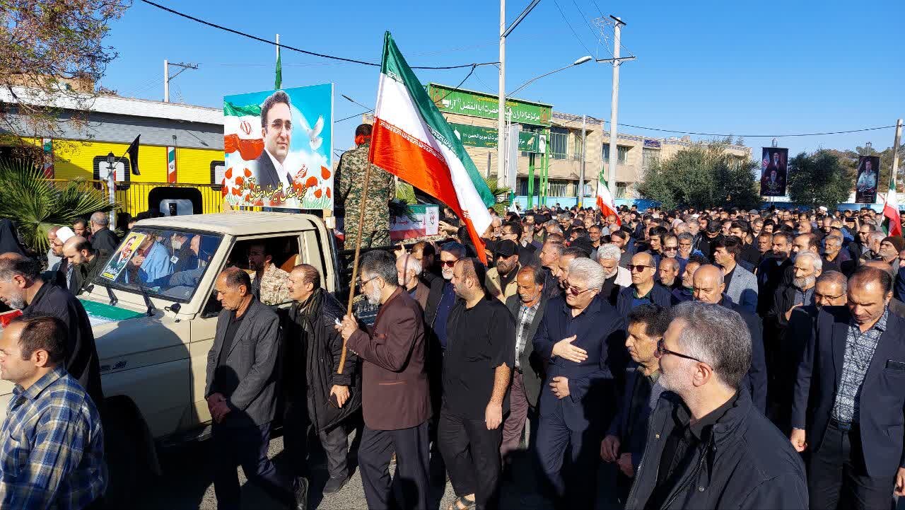 مراسم تشییع پیکر روحانی بسیجی شیخ محمد باغستانی در آران و بیدگل برگزار شد+تصاویر