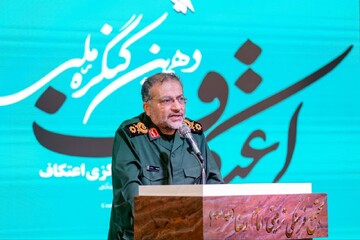 شهید سلیمانی عمر خود را در مسیر خدمت به انقلاب اسلامی سپری کرد