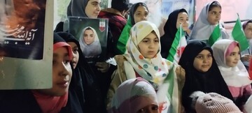 تصاویر/ فعالیت طلاب مدرسه علمیه الزهرا(س) اراک به یاد شهدای میناب  در کنار نوجوانان