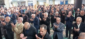تصاویر/ اقامه نماز دشمن شکن جمعه در الیگودرز