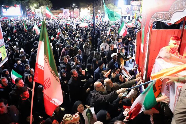 تصاویر/برگزاری مراسم شبی با شهدا در اراک