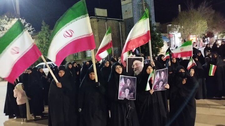 تصاویر/ مردم همیشه در صحنه جای جای استان کرمان پای کار نظام و انقلاب