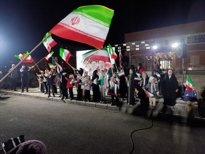 تصاویر/ تجدید پیمانذساکنین شهرک خاتم الانبیاء کاشان با رهبر شهید و شهدای انقلاب