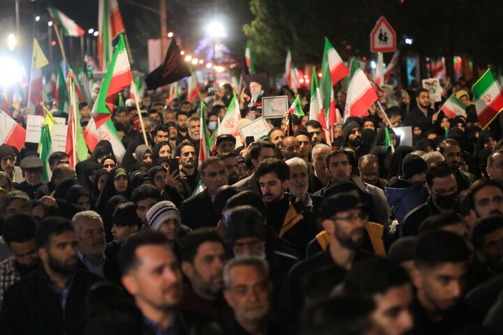 تصاویر| وداع مردم با قهرمان ناو دنا در بیرجند