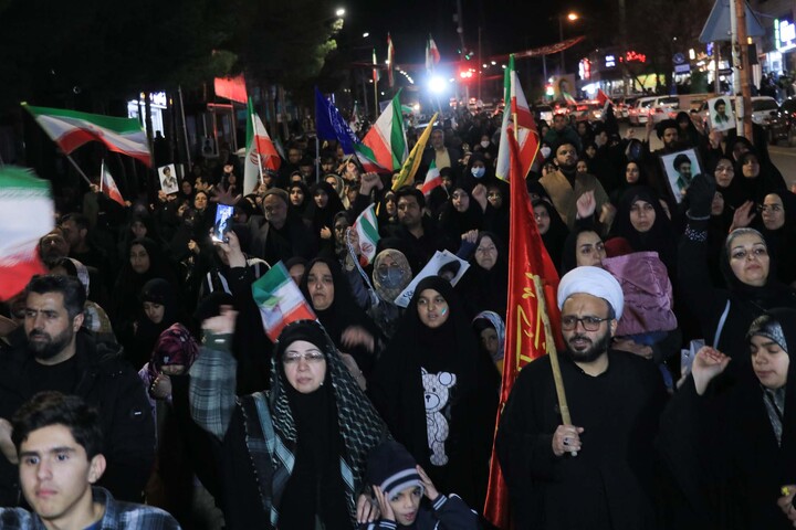 تصاویر| وداع مردم با قهرمان ناو دنا در بیرجند