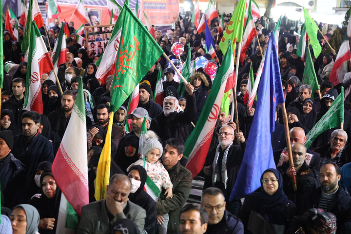 تصاویر / وداع با پیکر شهدای همدان ناوشکن دنا