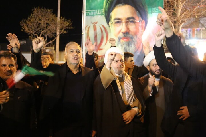 تصاویر /  مردم اسدآباد پای کار انقلاب