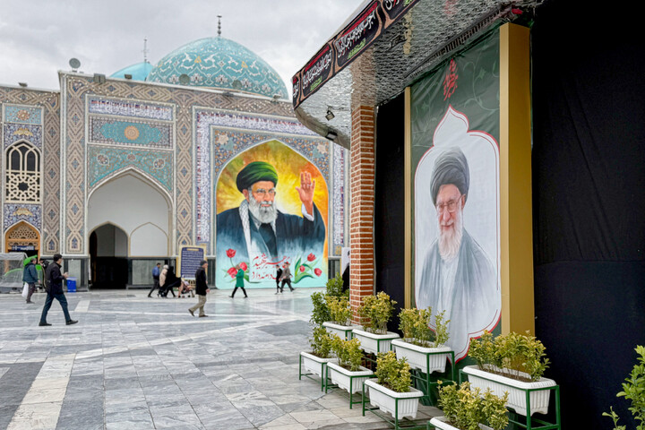 تصاویر/ فضا آرایی حرم مطهر رضوی در آستانه سال نو