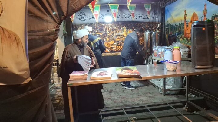 تصاویر / برقراری ایستگاه صلواتی(فرهنگی،تبلیغی و پذیرایی) توسط  مدارس علمیه استان تهران