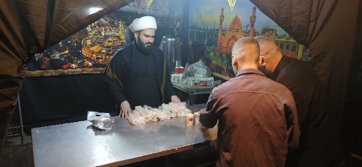 تصاویر / برقراری ایستگاه صلواتی(فرهنگی،تبلیغی و پذیرایی) توسط  مدارس علمیه استان تهران
