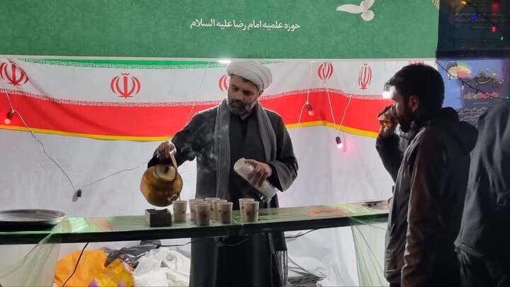 تصاویر / برقراری ایستگاه صلواتی(فرهنگی،تبلیغی و پذیرایی) توسط  مدارس علمیه استان تهران