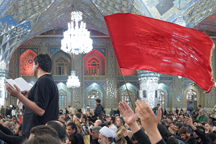 تصاویر/ وداع با پیکر شهدای ناوچه دنا در حرم مطهر رضوی