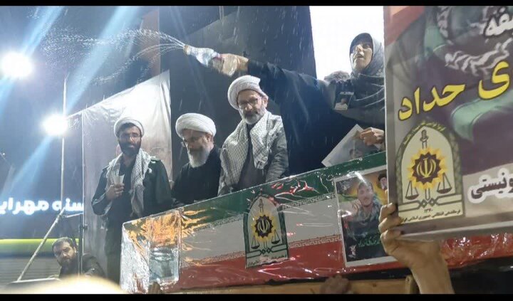 اجتماع مردم آمل، در حمایت از نیروهای مسلح، و بزرگداشت شهید دکتر علی لاریجانی و همه شهدای جنگ رمضان در میدان هفده شهریور