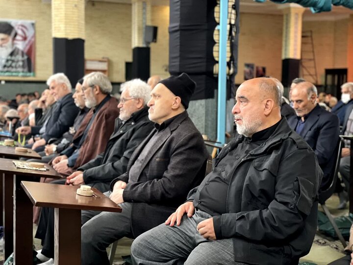 تصاویر/ قامه آخرین نماز جمعه سال با حضور امت انقلابی ملارد