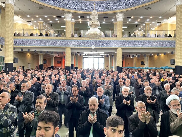 تصاویر/ قامه آخرین نماز جمعه سال با حضور امت انقلابی ملارد
