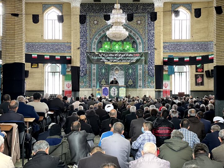 تصاویر/ قامه آخرین نماز جمعه سال با حضور امت انقلابی ملارد